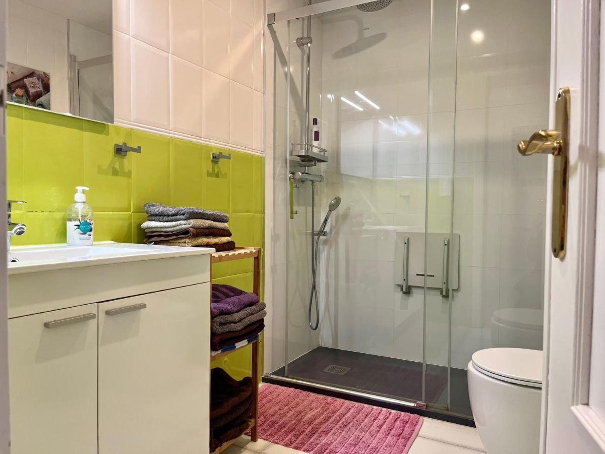 Apartment On The Beach With Parking And Pool Calpe Exteriör bild